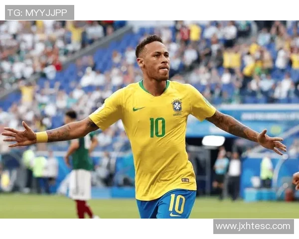 体重达到180斤的足球球星如何通过科学训练保持竞技状态