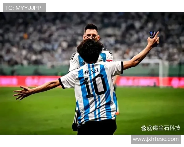 当年风靡全国的足球球星广告背后隐藏的时代记忆与商业传奇 当年风靡全国的足球球星广告背后隐藏的时代记忆与商业传奇