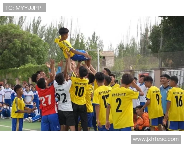 足球明星聚焦喀什 打造跨国文化交流新平台