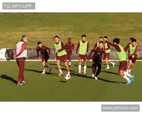 足球队员如何面对球星缺席时的心态调整与团队协作挑战