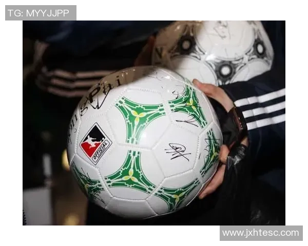 如何在足球比赛中成功要到球星签名的实用技巧与注意事项 如何在足球比赛中成功要到球星签名的实用技巧与注意事项