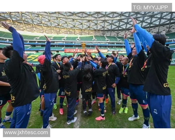 德荣掌控中场核心力量见证绿茵场上永不熄灭的斗魂 德荣掌控中场核心力量见证绿茵场上永不熄灭的斗魂