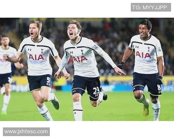 聚焦世界顶级球星与豪门足球球队的辉煌与荣耀对决 聚焦世界顶级球星与豪门足球球队的辉煌与荣耀对决